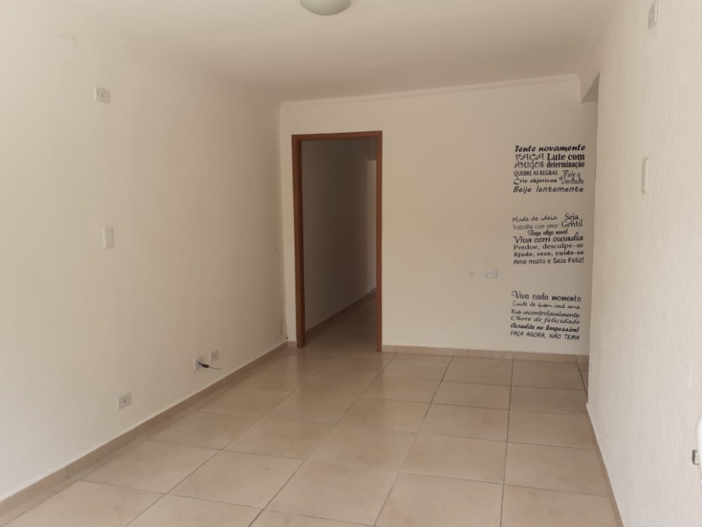 Casa comercial, com 04 sala, n